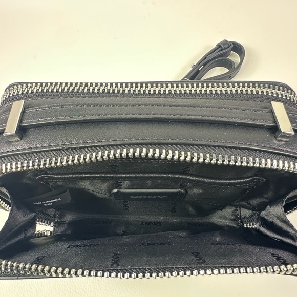 Women’s NEW DKNY Carter Logo Camera Crossbody Bag - Picture 11 of 12